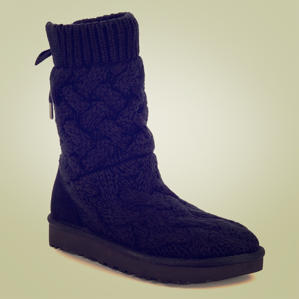 UGG ISLA BOOTS - SZ 11 LIKE NEW